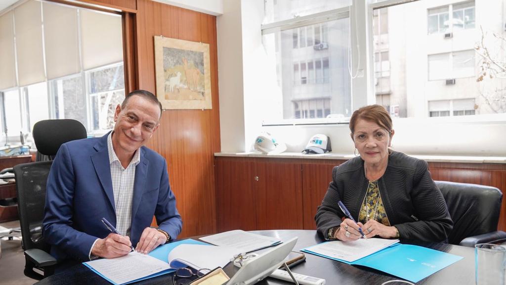 Gestión / La intendente Blanca Cantero firmó convenio para más obras de pavimentación, hídrica e iluminación, en la avenida 139