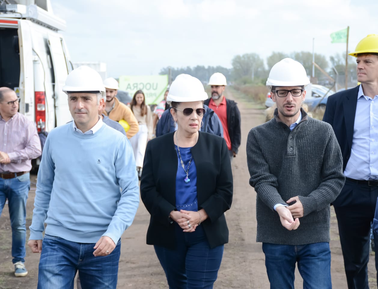 GESTIÓN / LA INTENDENTE BLANCA CANTERO Y LOS MINISTROS ANDRÉS LARROQUE Y AGUSTÍN SIMONE RECORRIERON LAS VIVIENDAS QUE SON CONSTRUIDAS EN NUMANCIA SUR