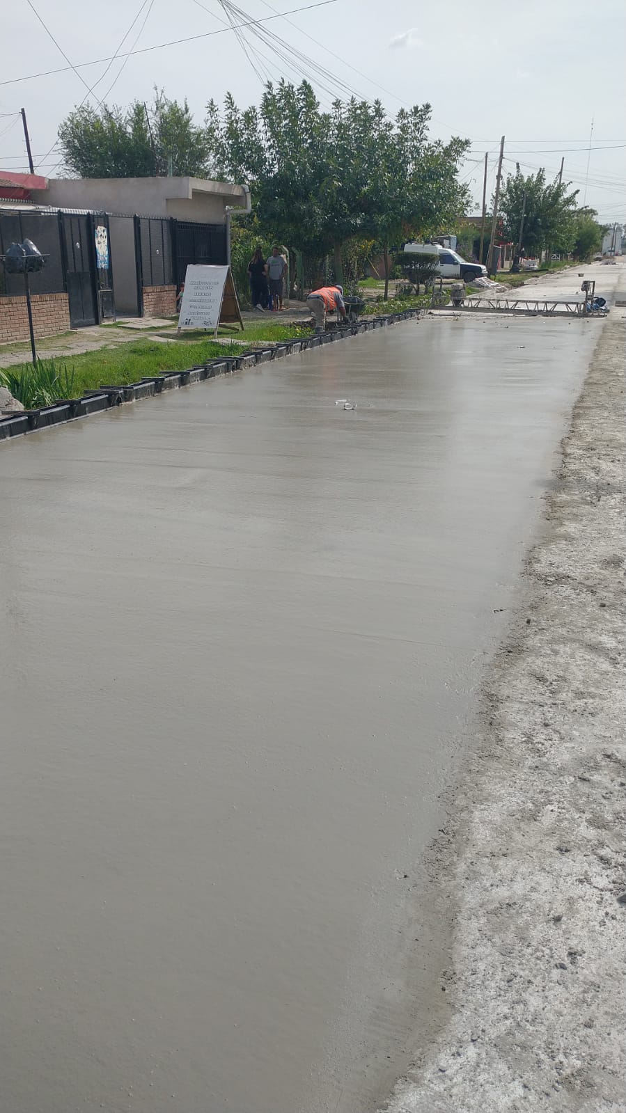 OBRA PÚBLICA / AVANZA LA PAVIMENTACIÓN SOBRE LA CALLE LUCIO MANSILLA