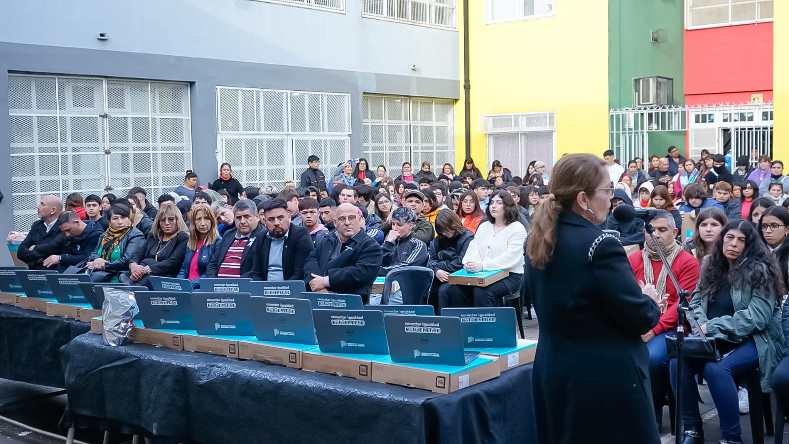 Educación| LA INTENDENTE BLANCA CANTERO ENTREGÓ MÁS NETBOOKS A ESTUDIANTES SECUNDARIOS