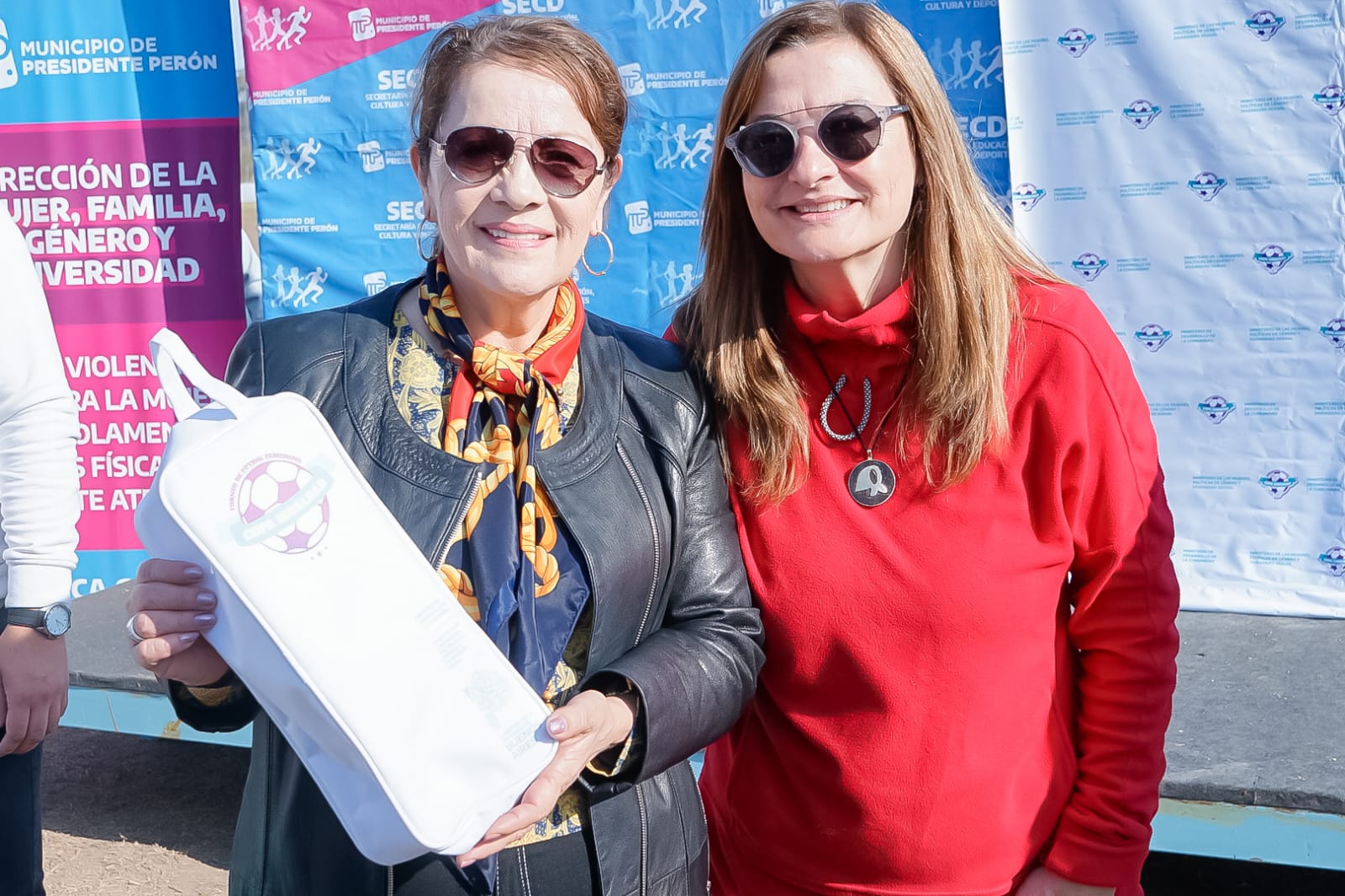 IGUALDAD DE GÉNERO / LA INTENDENTE BLANCA CANTERO RECIBIÓ A LA MINISTRA ESTELA DÍAZ EN EL CIERRE REGIONAL DEL TORNEO DE FÚTBOL FEMENINO COPA IGUALDAD