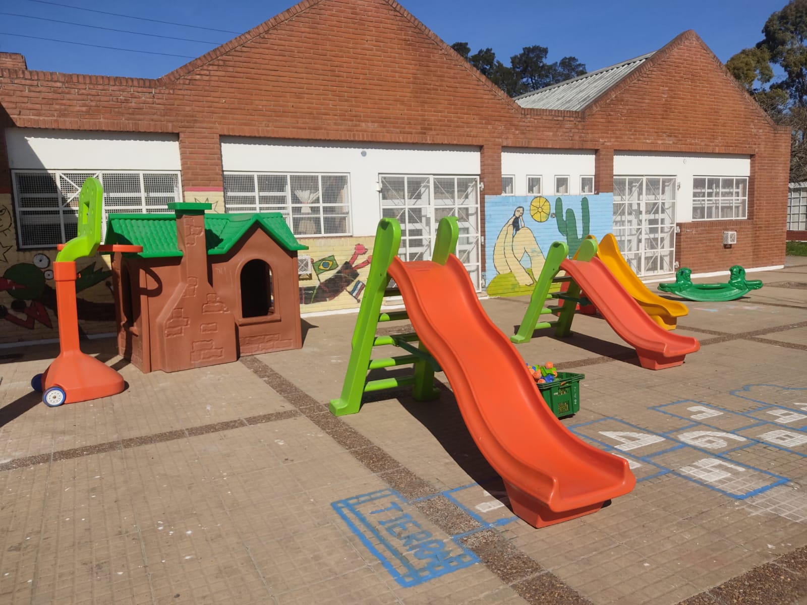 EDUCACIÓN / CONTINÚAN LAS OBRAS EN JARDINES DE INFANTES