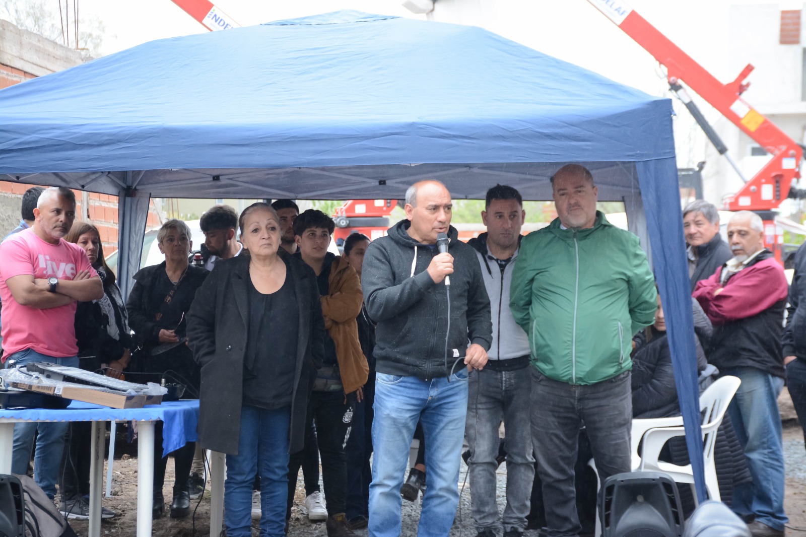 MÁS OBRAS / EL MUNICIPIO ANUNCIÓ EL ALUMBRADO PÚBLICO LED PARA TODO EL BARRIO SAN ROQUE