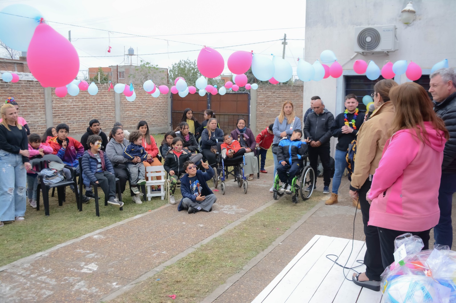 INFANCIA / LOS PACIENTES DEL CENTRO DE REHABILITACIÓN FESTEJARON EL DÍA DEL NIÑO Y LA PRIMAVERA