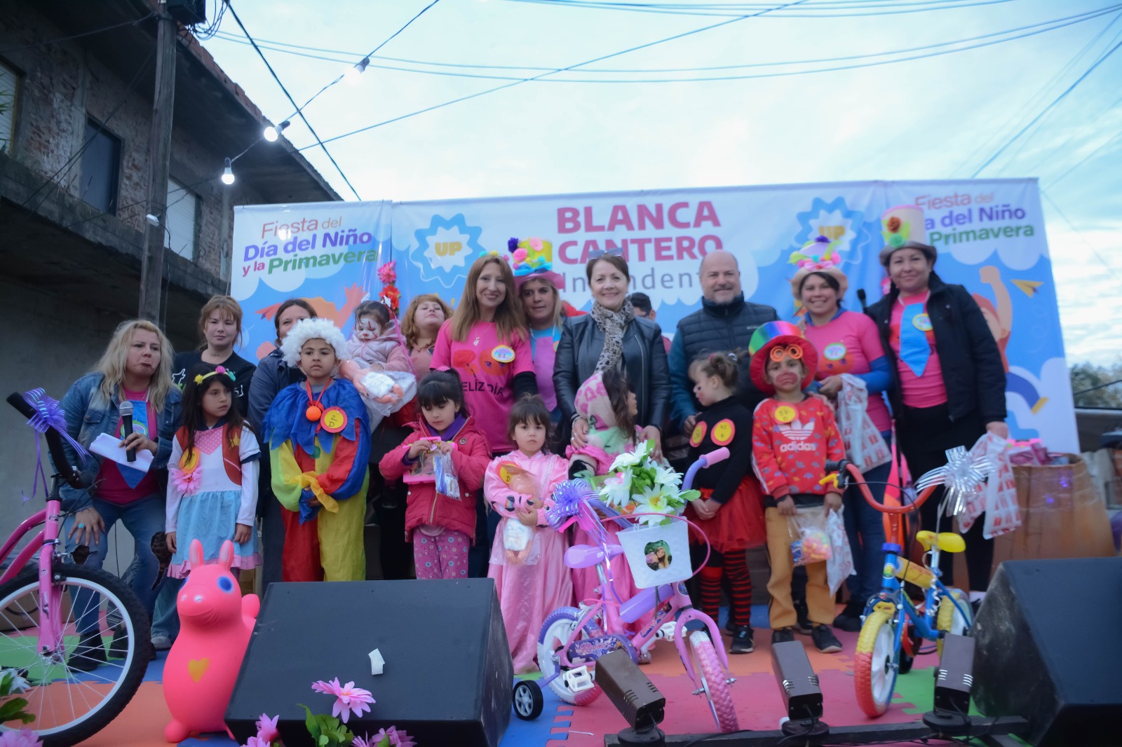 INFANCIAS | FESTEJOS POR EL DÍA DEL NIÑO Y LA LLEGADA DE LA PRIMAVERA EN LOS BARRIOS LA YAYA Y SANTA TERESITA