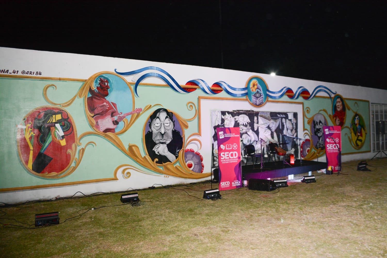 DÍA DEL MÚSICO Y LA MÚSICA| LA INTENDENTE BLANCA CANTERO DESCUBRIÓ UN MURAL DE ARTISTAS MUSICALES NACIONALES EN EL ANFITEATRO MUNICIPAL “HOMERO MANZI”