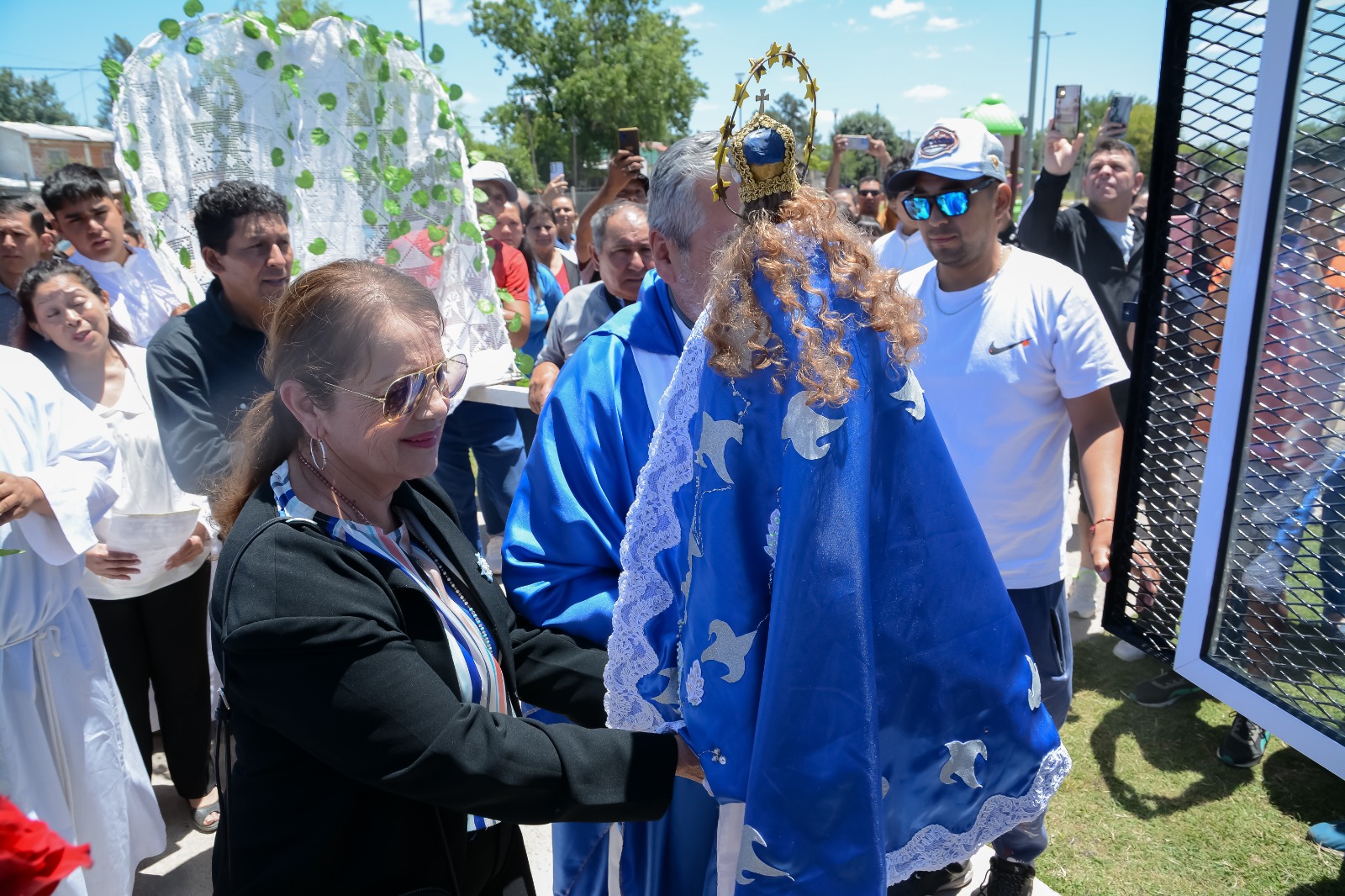 #DíaDeLaInmaculada / LA INTENDENTE BLANCA CANTERO PARTICIPÓ DE LA ENTRONIZACIÓN DE LA VIRGEN DE CAACUPÉ EN LA NUEVA PLAZA DEL BARRIO LAS LOMAS