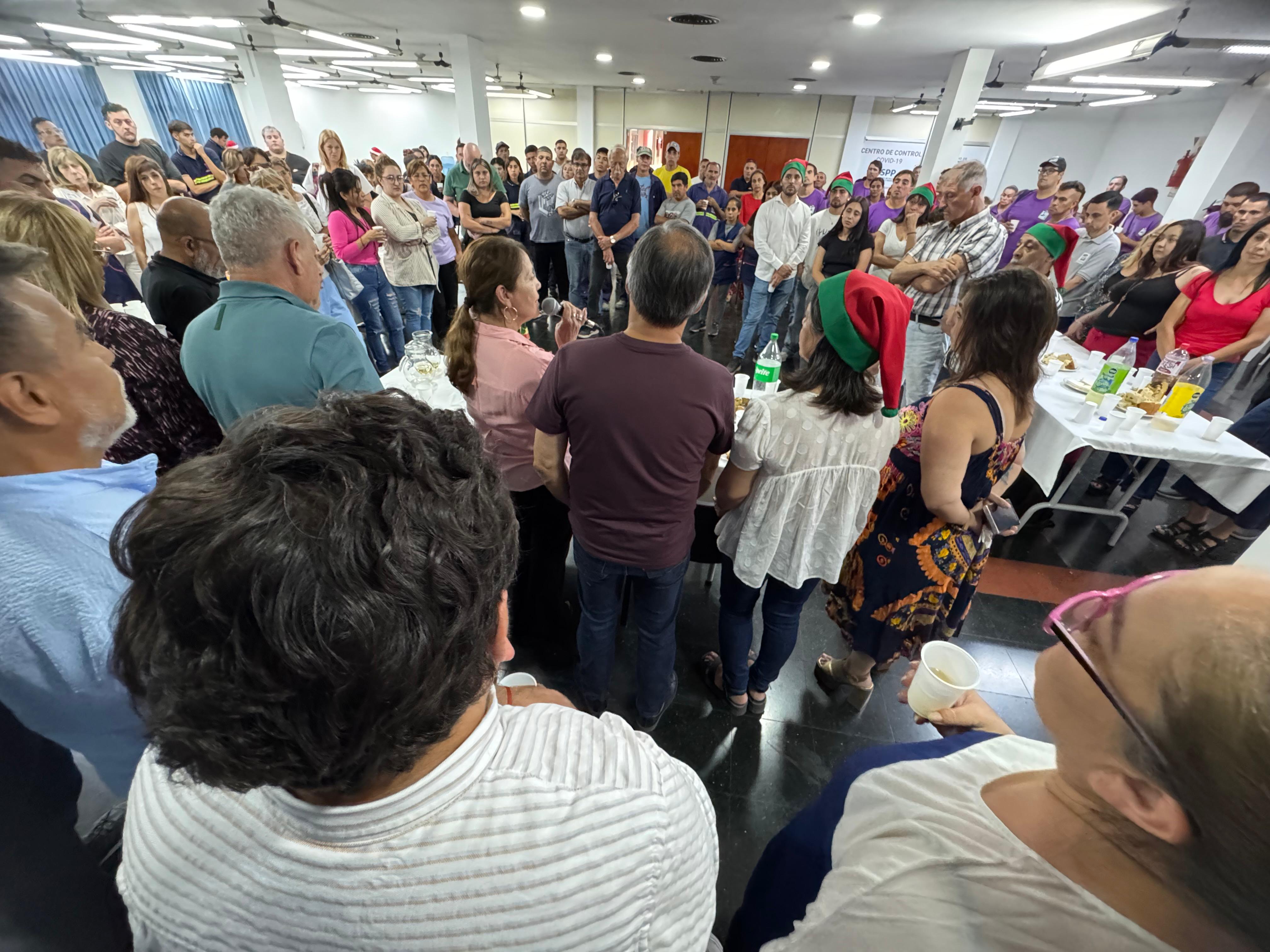 #Festividades / LA INTENDENTE BLANCA CANTERO BRINDÓ CON EL PERSONAL MUNICIPAL Y LOS INSTÓ A HONRAR EL TRABAJO